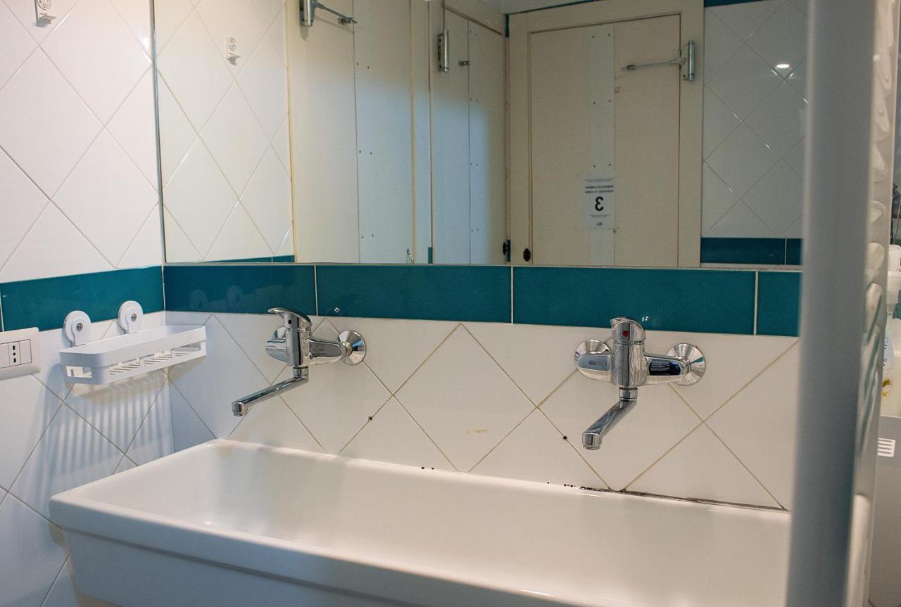 Ostellin Genova Hostel Kültér fotó